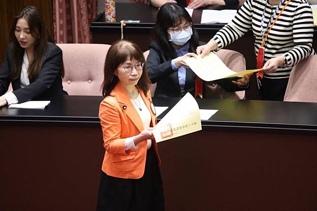 【快訊】手滑讓選票變廢票 陳昭姿辭民眾黨團幹事長 上報 Line Today