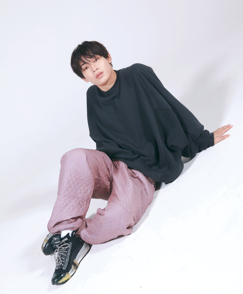 與那城奨「新品のスパイクが濡れるのが嫌で…」サッカーの練習試合中