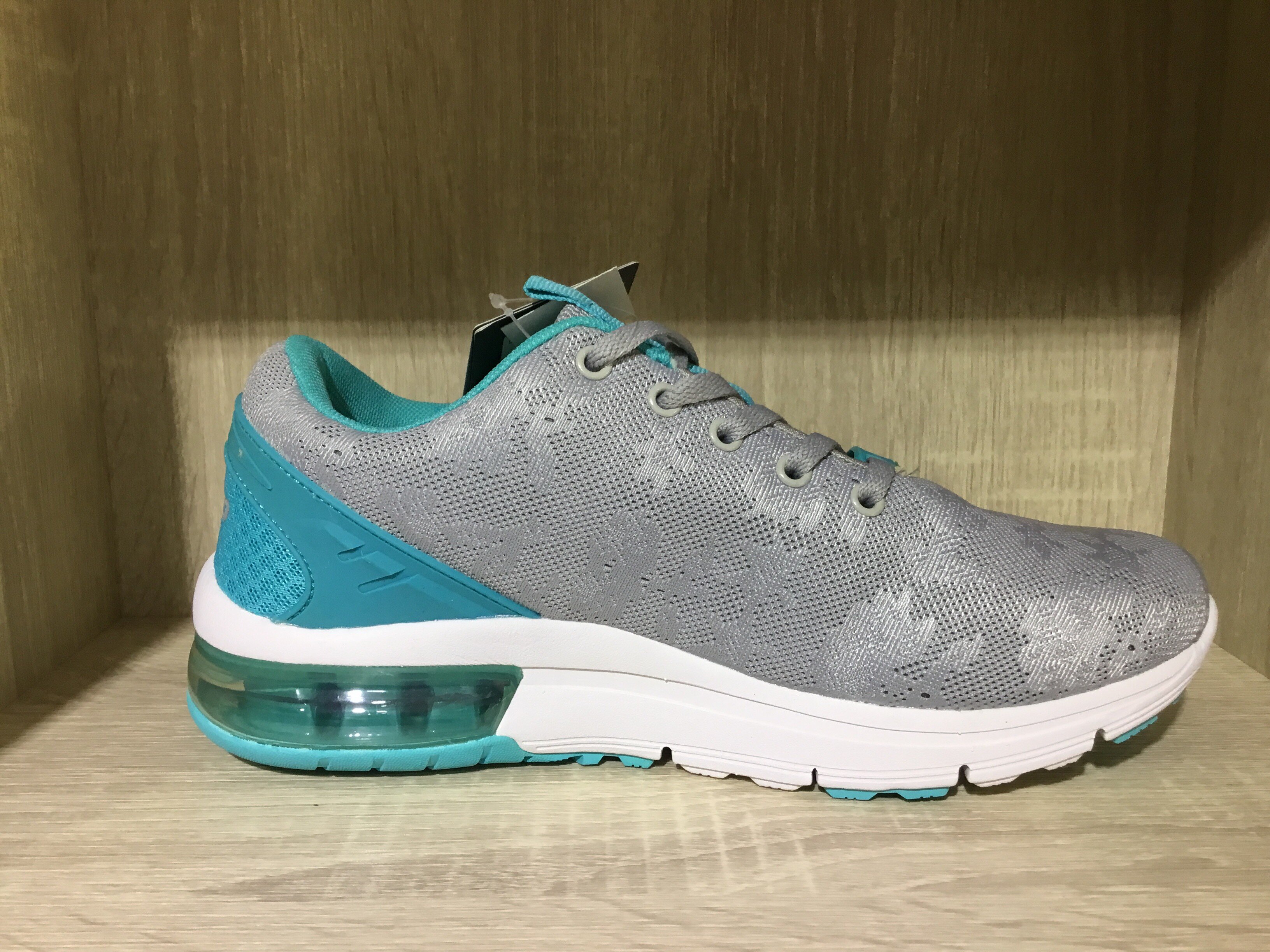 Lotto Aria Chino 氣墊跑鞋