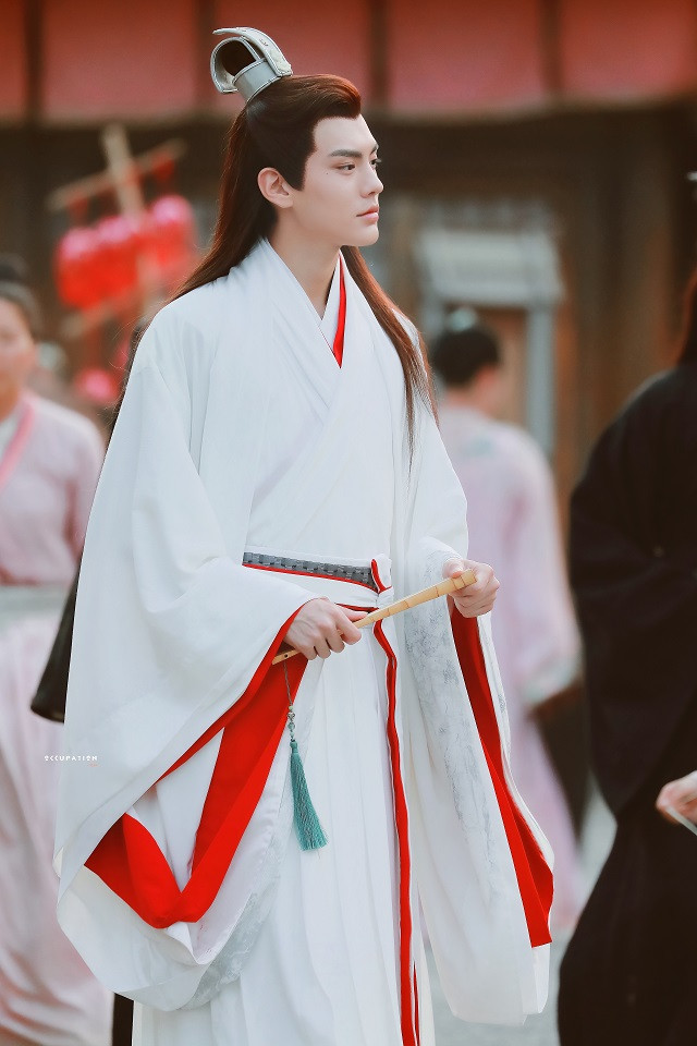 古裝青春劇「校園男神」2：畢雯珺 飾演《漂亮書生》雨樂暄