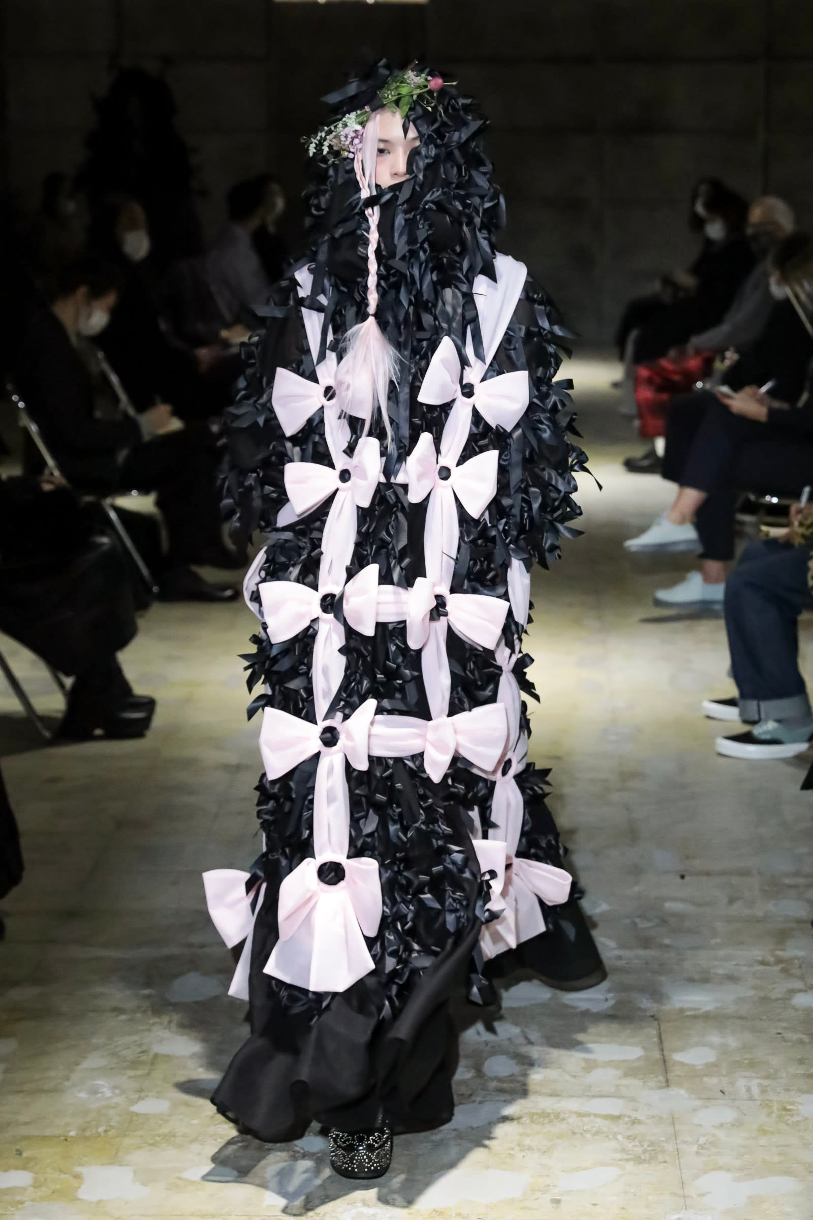 ノワール ケイ ニノミヤが初の東京ショー 身近にあるものを 自分たちの手で変えていく Fashionsnap Com