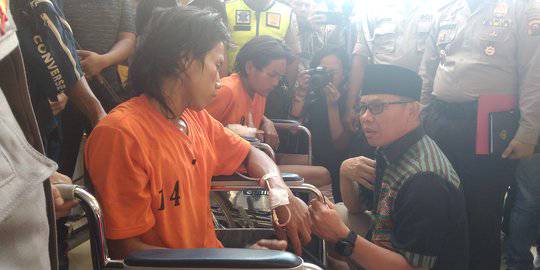 dua pelaku pembunuhan calon pendeta.
