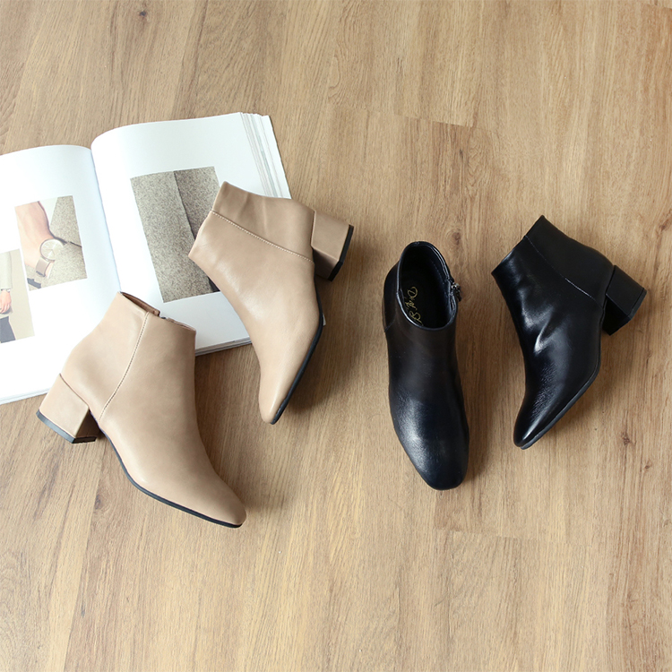 極簡素面方頭低跟短靴 短靴 奶茶靴