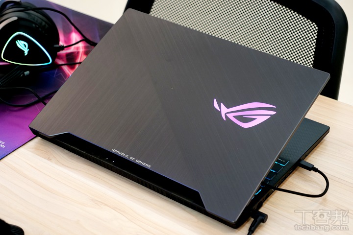Asus 全新 ROG Strix Scar II 及 ROG Strix Hero II 亮相，窄邊框設計、144Hz 螢幕更新率