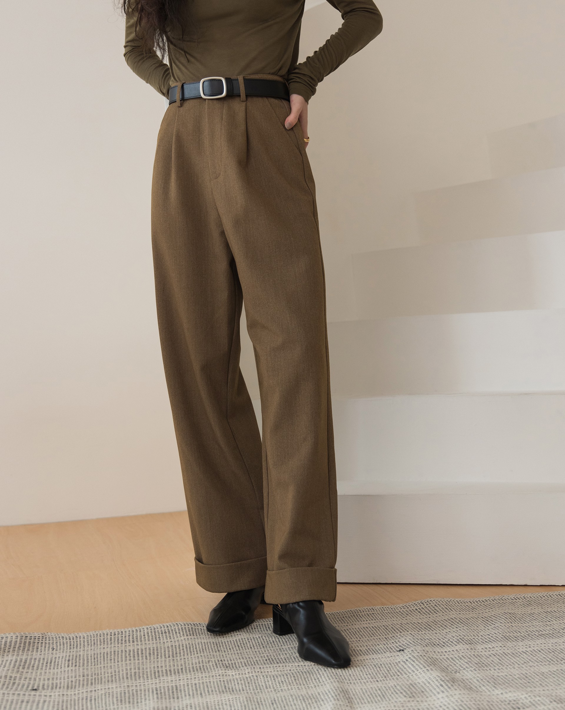 下擺反摺混色感直筒西裝褲(附皮帶)-Meierq