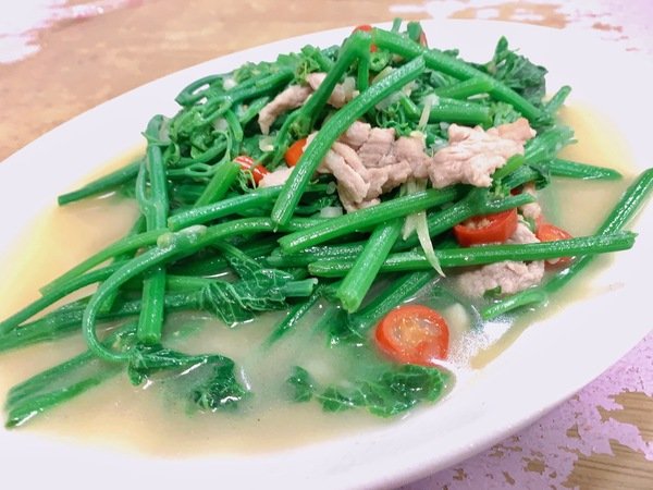 「花蓮旅遊」花蓮租車三天二夜輕旅行自駕遊，盛夏消暑追鯨趣-花蓮永宬租車，老時光燒肉酒肴，欣欣麵館不是麵店，小花公寓民宿與窩WOW青年旅館直擊分享