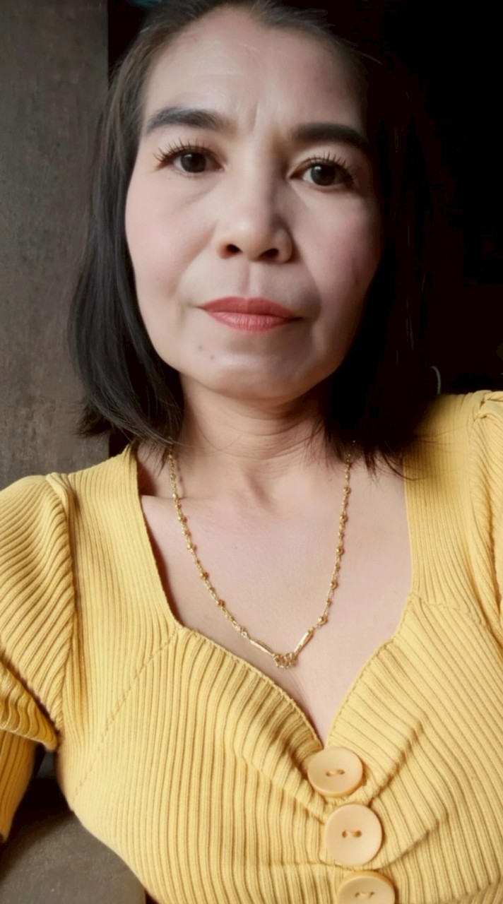 แจ่มจันทร์  กล้าหาญ