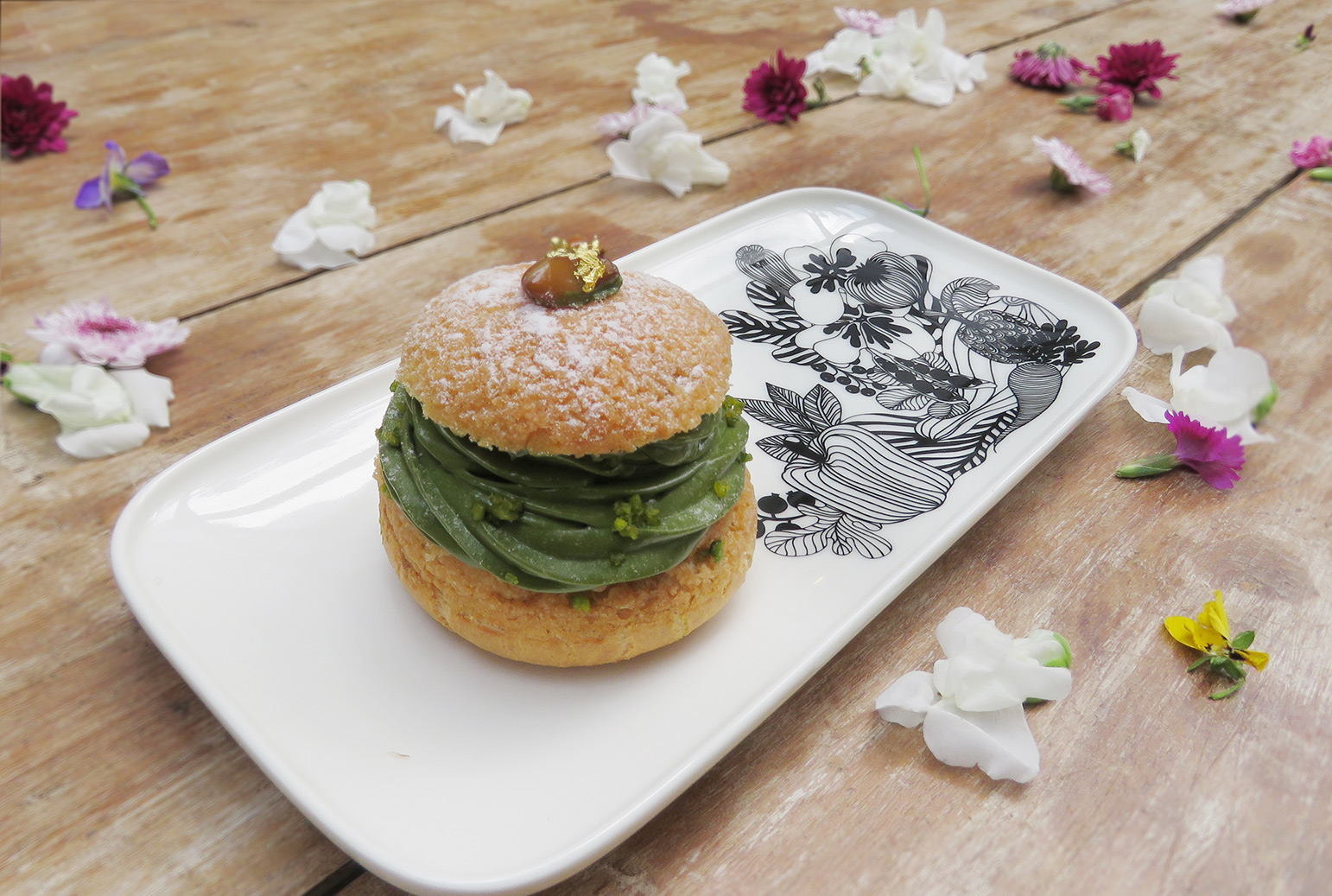 法式酥波羅抹茶泡芙-_NT$130