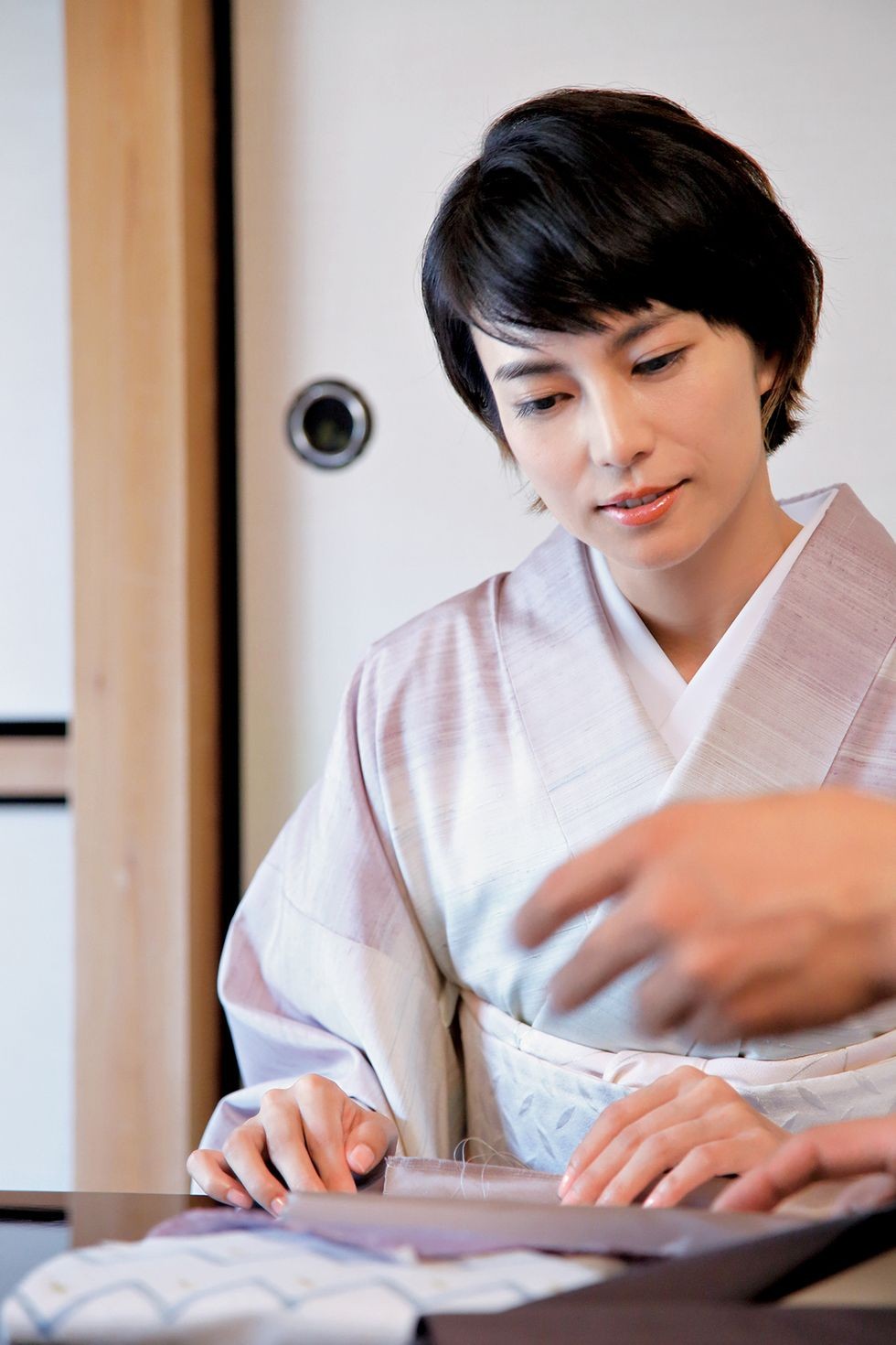 柴咲コウさんが和装小物をお誂え お茶席に合う数寄屋袋を求めて アトリエシムラ へ