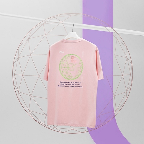 VOYAGER COLLECTION將星空銀河元素融入單品中，搭配Born to Shine 等字樣，勉勵粉絲們擁有「VOYAGER旅行者號」般的正向與熱情!