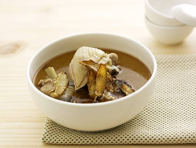 ▲麻油雞湯（圖/奧丁丁市集）