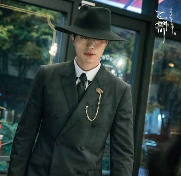 >>李棟旭《九尾狐傳》預告化身千年狐妖！李棟旭魅惑「異色瞳孔」，路透185cm長腿超顯眼！>>