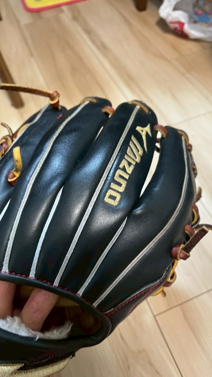 グラブ磨きの神のオプチャ！！野球関連グラブ磨き全部あり！
