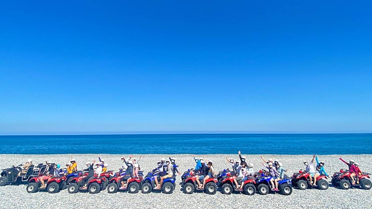 不要只去七星潭！花蓮６大美拍景點：絕美「台版藍洞」、IG暴紅天空之鏡