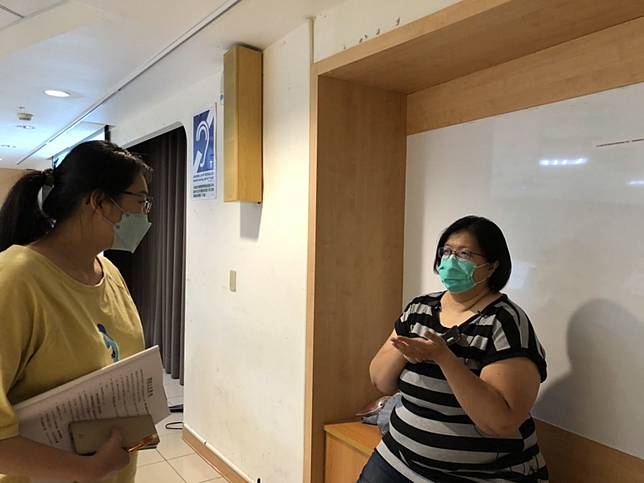 新零售產業趨勢學生課堂中發問。（新北市青年局提供）