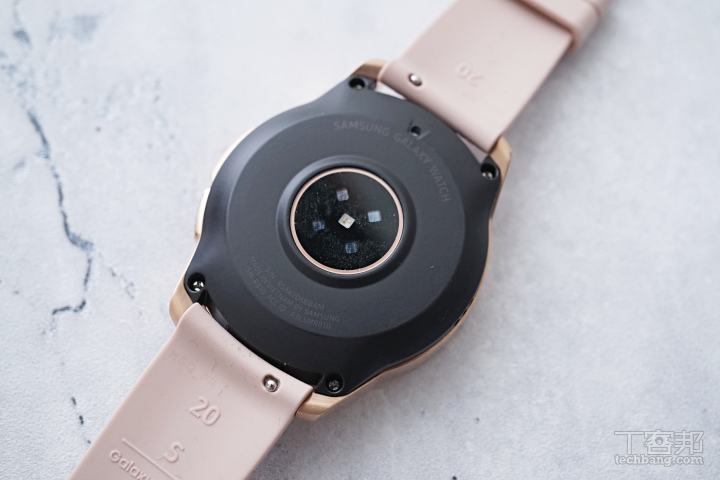 三星 Galaxy Watch 動手玩，旋轉錶框好操作的時尚智慧錶