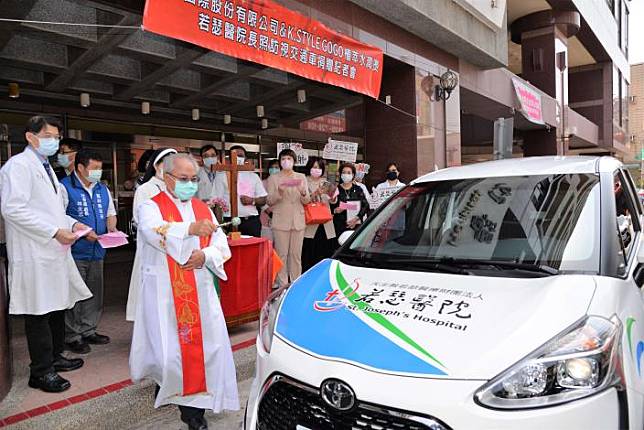 曼都集團與k Style Gogo贈雲林若瑟醫院 長照訪視交通車 民眾日報 Line Today