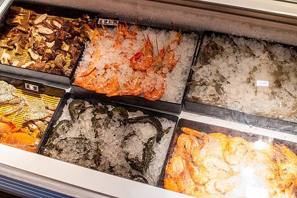 【台北美食】嗨蝦蝦吃到飽火鍋店-超過１００種不同食材、不同餐點無限量吃到飽的日式火鍋店