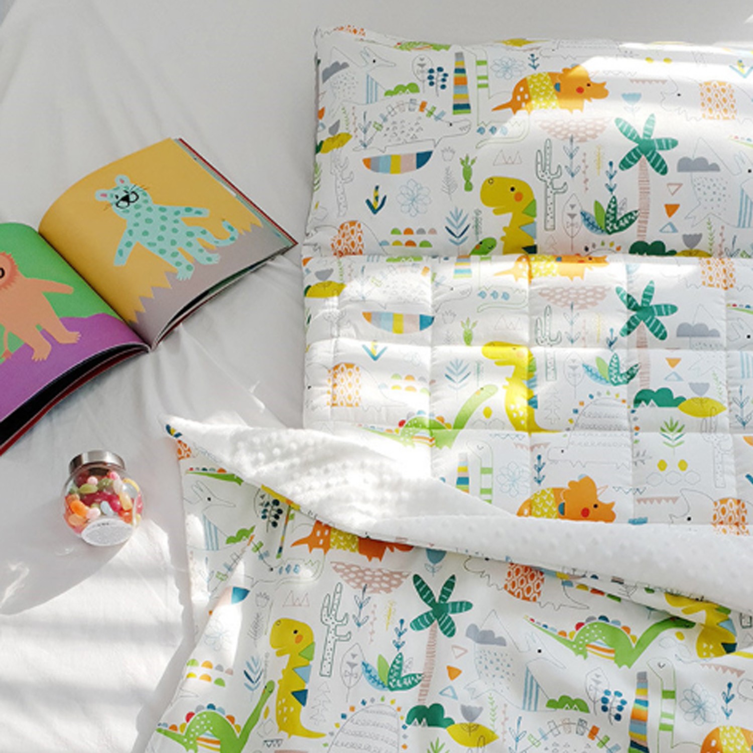 正韓Formongde超人氣品牌 ♥ 破萬則好評。四季舒適純棉 x 夏日涼感嫘縈。聚酯填充加厚，蓬鬆輕量好收納;Formongde也是在韓國非常受歡迎的睡袋品牌，在韓國官網上更是有破萬則好評（2020