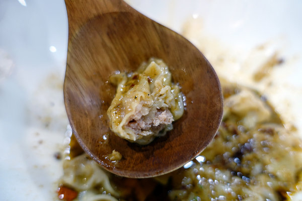 台灣郎正宗牛肉麵-松江南京站好吃牛肉麵，清燉/紅燒/蕃茄/咖哩牛肉麵、油潑抄手麵、手工水餃，中山區牛肉麵推薦(附台灣郎正宗牛肉麵菜單)