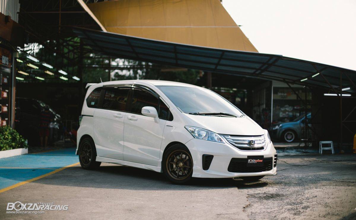 Modifikasi Minimalis Bikin Honda Freed Terlihat Jauh Lebih Manis Gridoto LINE TODAY