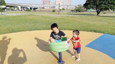 新北散步好去處 大臺北都會公園 樂遊天地 小朋友瘋玩沙