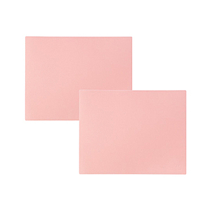 丹麥品牌，80％回收皮革及20％天然橡膠，防水耐熱，增添用餐氣氛，方便清潔