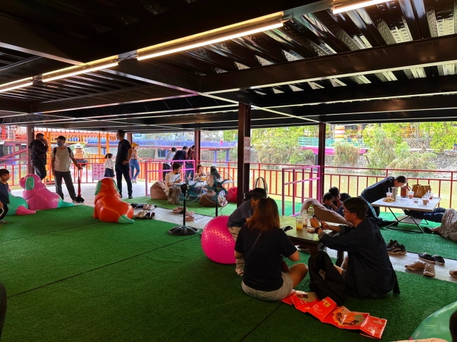 中部景點,斗六景點,斗六花旗木,近水樓台,近水樓台湖畔森林咖啡,近水樓台湖畔森林咖啡交通資訊,近水樓台湖畔森林咖啡停車場,近水樓台湖畔森林咖啡停車場花旗木,近水樓台湖畔森林咖啡門票,雲林IG打卡點,雲林景點,雲林網美景點,雲林花旗木近水樓台湖畔森林咖啡花旗木