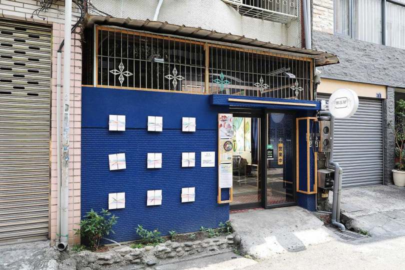 「酮溫層生酮低碳飲食專賣店精誠店」的所在地是一座環境簡約的老宅，小巧雅緻。（圖／于魯光攝）