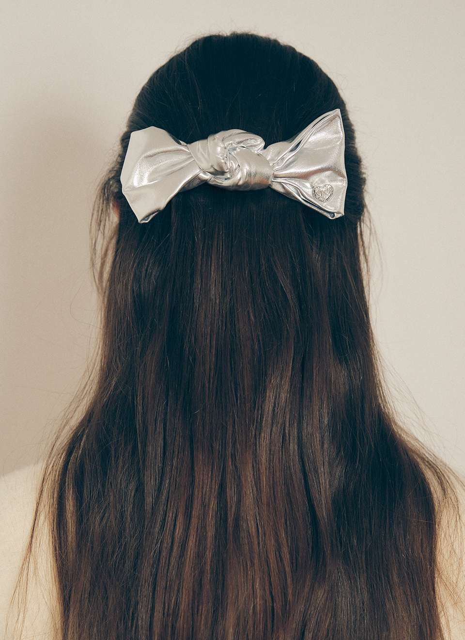 ROLAROLA Glossy Ribbon Pin_Silver