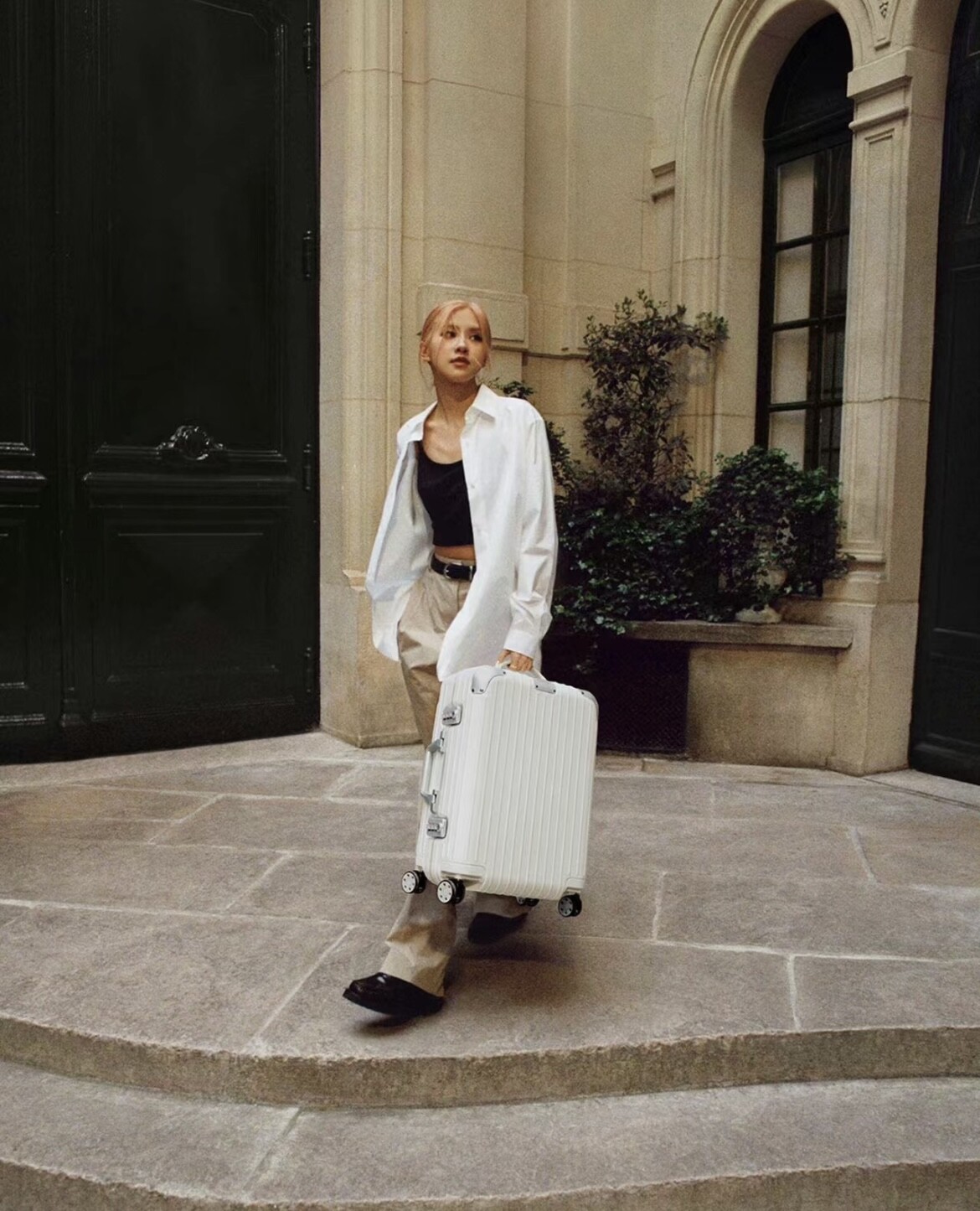 那些網讚拍超好的「韓星廣告代言照」：韓韶禧和車銀優高顏值合作、Jennie廣告像拍雜誌