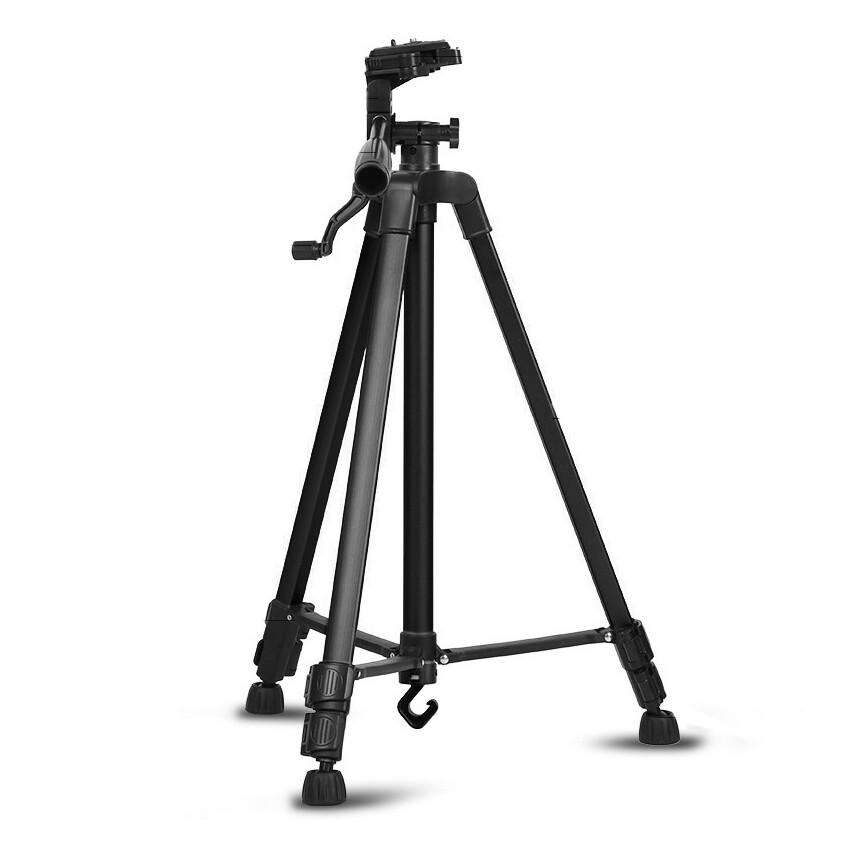 【輕巧穩定】高度和角度可根據您的需要自由調節。 【用途廣泛】便攜式投影機，IP攝像機，，DV，手機架，任何設備底部的1/4“螺絲孔均適用。 【加重設計】產品重量僅為650g，但最大承重可達3kg。 通