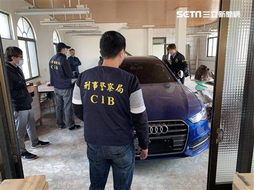 獸醫靠丟車賠車險　從福特換到保時捷