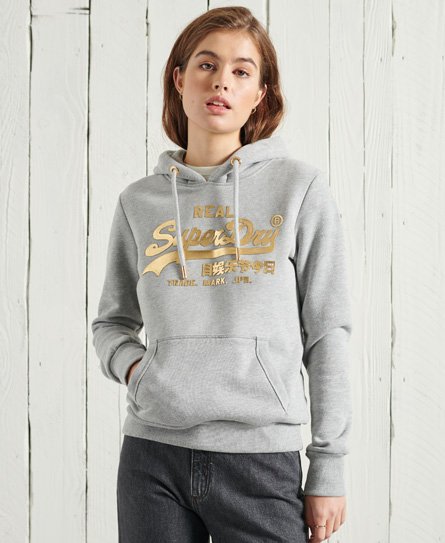 Nothing beats the original and vintage pieces. This hoodie exudes classic Superdry and is sure to ma