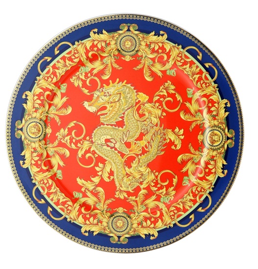 西方蛇魔女大戰東方龍！