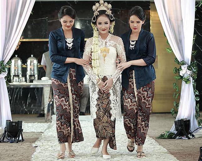 Elegan, Ini 19 Seragam Bridesmaids Terbaik yang Bisa Ditiru