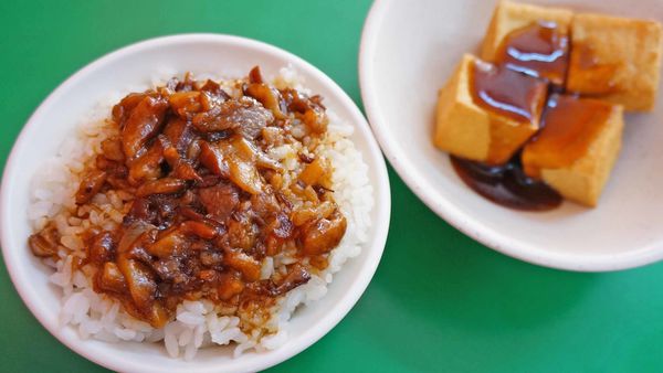 【台北美食】原味滷肉飯-日劇也來採訪的路邊攤美食小吃店