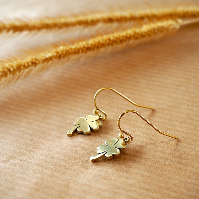 ▲ material : brass ▲ size1 x 1.5 cm. ▲ lightweight, comfortable to wear