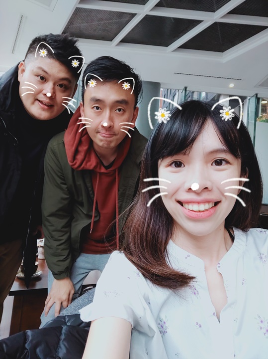 OPPO R17 開箱動手玩，跑分、拍照、續航力表現全都測