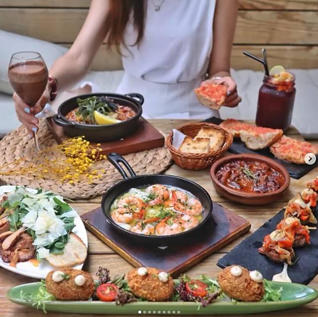 （影片來源／IG @sasa_finger_licking）