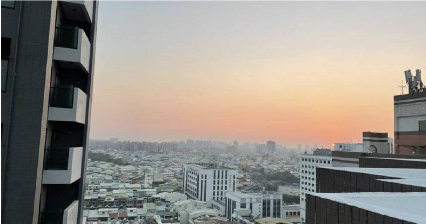 Re: [閒聊] 今天空汙到肉眼可見(紫爆)