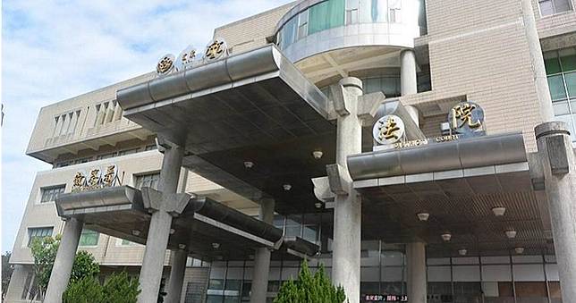 少女偕表妹逛雜貨店　老不修伸狼爪摸臀襲胸
