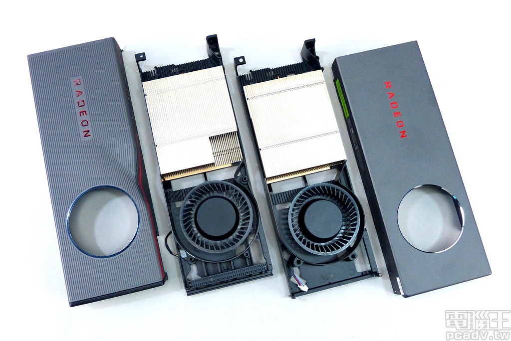 Radeon RX 5700 和 Radeon RX 5700XT 散熱器的基礎設計相同，均為金屬支撐中框加上均溫板散熱鰭片模組，但細節有所差異。