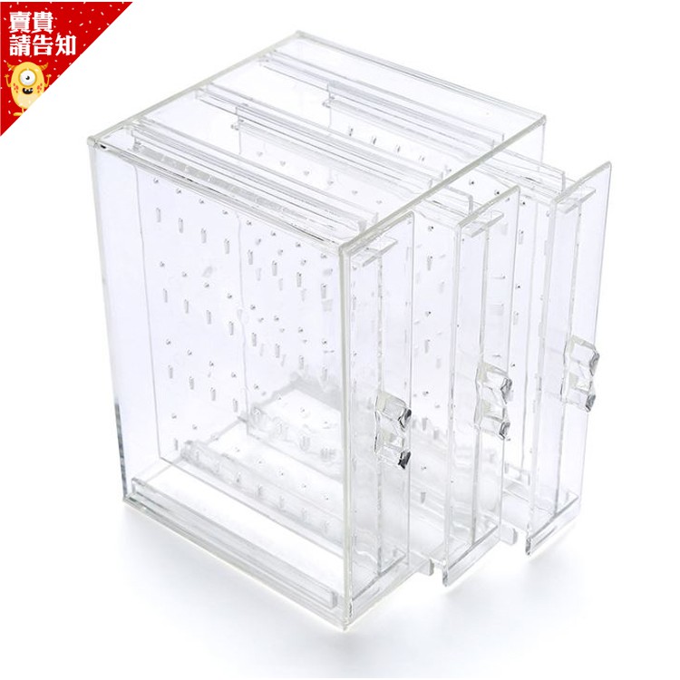 【商品特色】透明塑膠材質,高透清楚可視,盒內耳環等飾品更好找不凌亂!防塵防潮,呵護您的首飾配件。【商品規格】尺寸:約13cm*13cm*18cm規格：一層共36圓孔位/36個一字型孔位, 共三層,每層