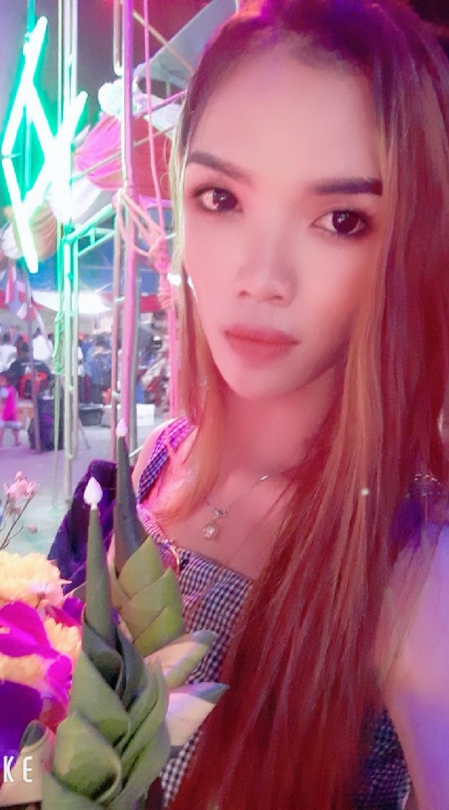 I Pone by หญิงเล็ก