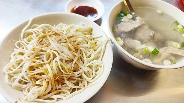 三重布袋豆菜麵