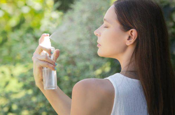 Face mist can be used to refresh your face and perfect your makeup look / photo: freeimages.com/triocean