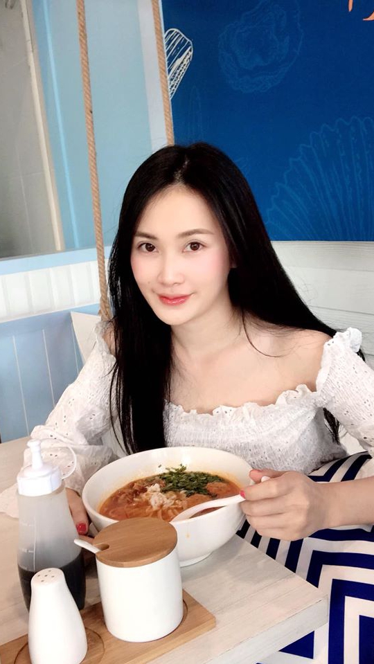 เจ้ผึ้ง พาเพลิน+