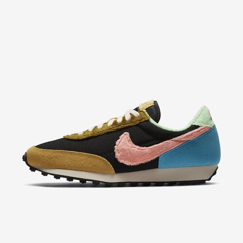 ★ 鬆餅紋理橡膠外底提供抓地力和耐久性★ 泡棉中底造就輕量緩震機能★ 尼龍鞋面搭配麂皮和合成皮革外層