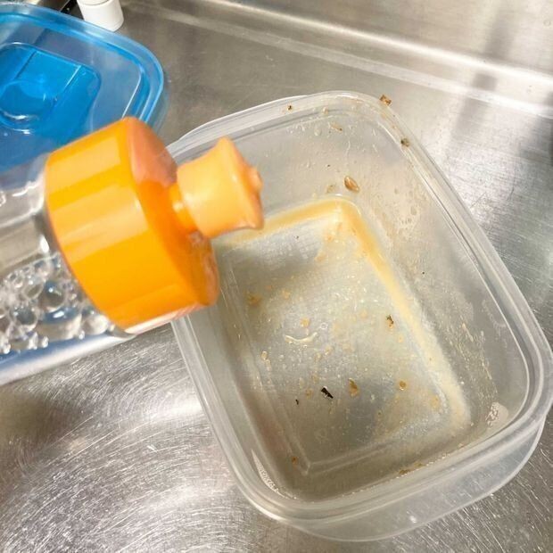 プラスチック製保存容器のギトギト油汚れを瞬殺する方法